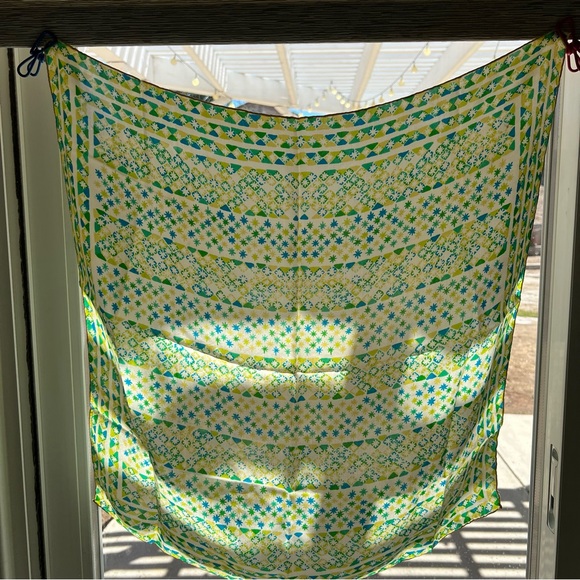 Vintage Vera Mod Green Geometric Print Square Scarf - Picture 4 of 6
